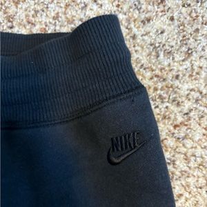 NIKE SWEATS
